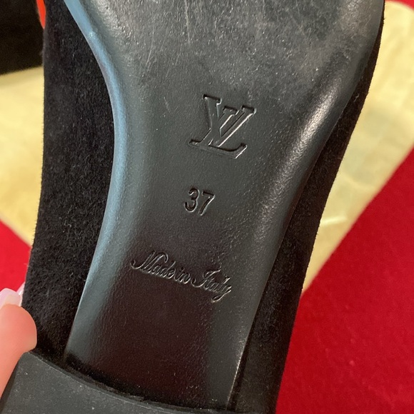 Stunningly beautiful, Louis Vuitton smoking slippers in black suede. - Picture 6 of 7